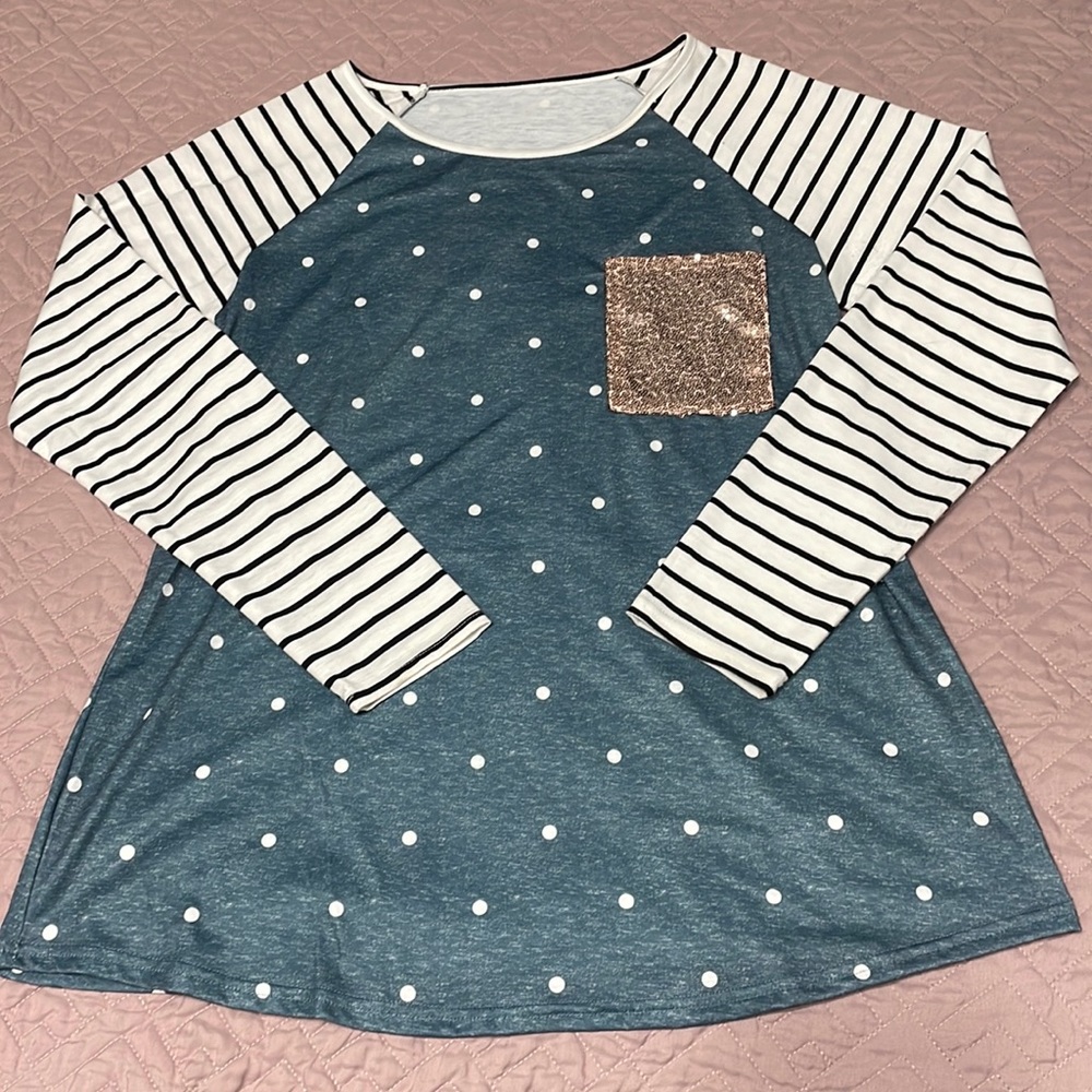 Boutique Brand long sleeve Shirt, Soft and stretchy, Size L
